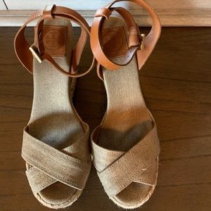 Tory Burch Wedge size 9